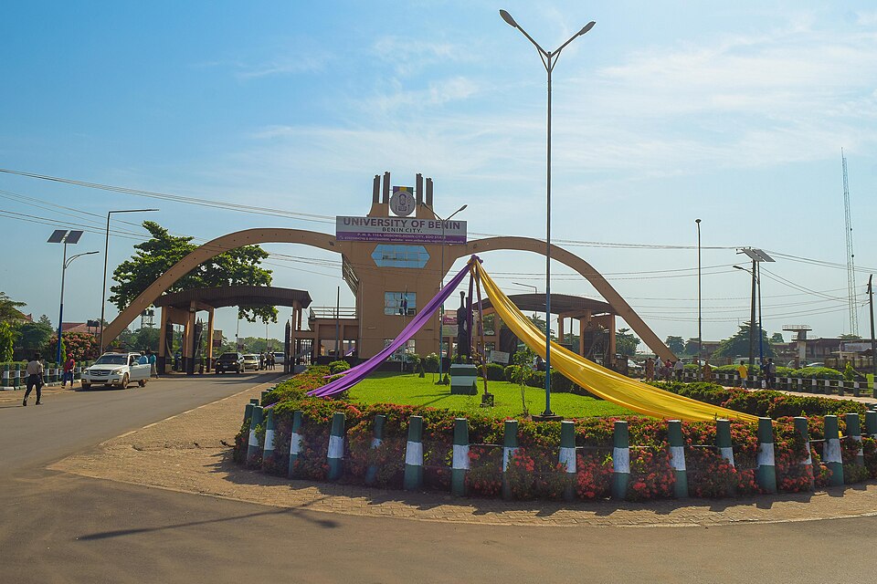 UNIBEN Inducts Medical Laboratory Science Graduates into Professional Practice